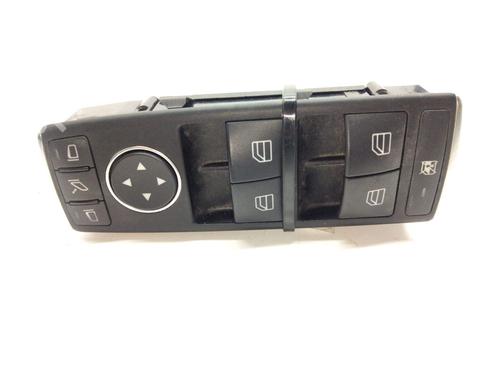 BP18092131I27 main image