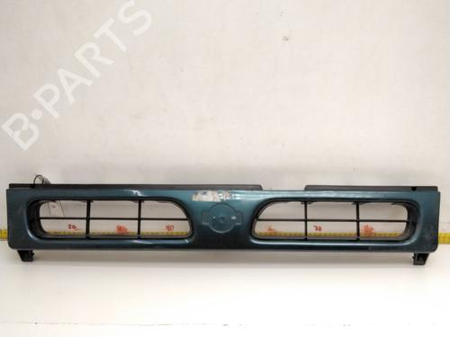 Used Grille NISSAN TERRANO II (R20) 2.7 TD 4WD (101 hp) 17327270