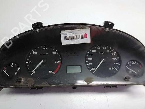 Used Instrument cluster PEUGEOT 406 Break (8E/F) [1996-2004]  193695