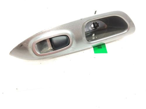 Used Right rear window switch NISSAN JUKE (F15) [2010-2019]  17059690