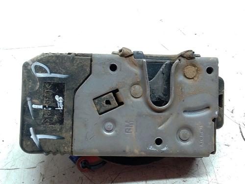 Rear left lock OPEL VIVARO A Bus (X83) 2.0 CDTI (F7, J7, A07) | BP30157420C100