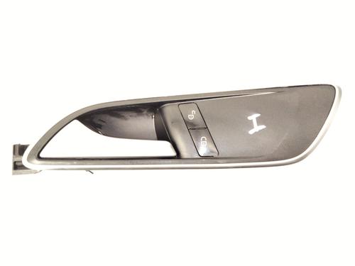 Used Front left interior door handle MERCEDES-BENZ A-CLASS (W176) A 180 CDI / d (176.012) (109 hp) 30396429