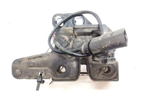 Hood lock AUDI A4 B7 (8EC) 2.0 TFSI quattro 8E0823509C