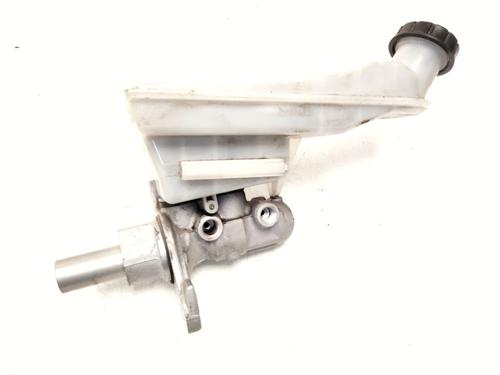 Used Brake master cylinder MERCEDES-BENZ A-CLASS (W176) A 180 (176.042) (122 hp) 25228395