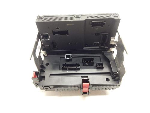 Used Fuse box Fuse box 18243389 18243389