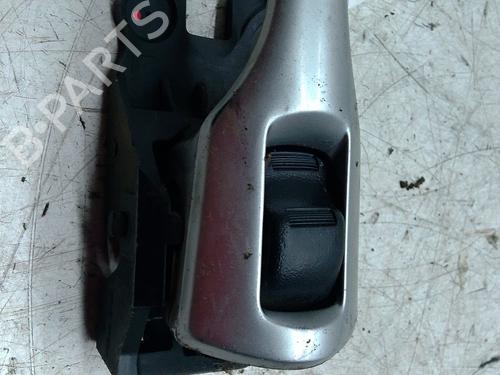 Venstre fortil invendig håndtag TOYOTA AURIS (_E15_) 1.8 Hybrid (ZWE150_, ZWE150R) (136 hp) 31194980