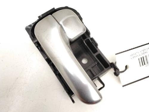 Used Front left interior door handle NISSAN ALMERA II (N16) 2.2 dCi (136 hp) 17322570