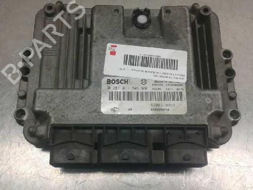 Used Engine control unit (ECU) RENAULT SCÉNIC II (JM0/1_) [2003-2010]  1499350