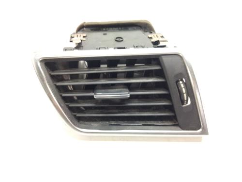 Used Air vent MERCEDES-BENZ M-CLASS (W166) ML 250 CDI / BlueTEC 4-matic (166.004, 166.003) (204 hp) 18106324