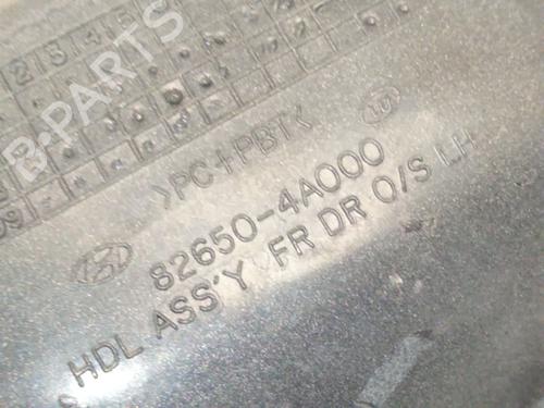 Poignée extérieure avant gauche HYUNDAI H-1 / STAREX Bus (A1) 2.5 TD | BP30833118C128