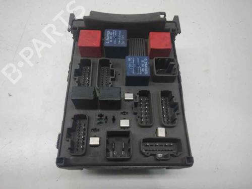 Caja reles / fusibles RENAULT LAGUNA II (BG0/1_) 1.8 16V (BG06, BG0J, BG0M) (116 hp) 17056138