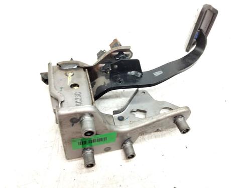 Used Break pedal NISSAN JUKE (F15) 1.6 DIG-T (190 hp) 17790163