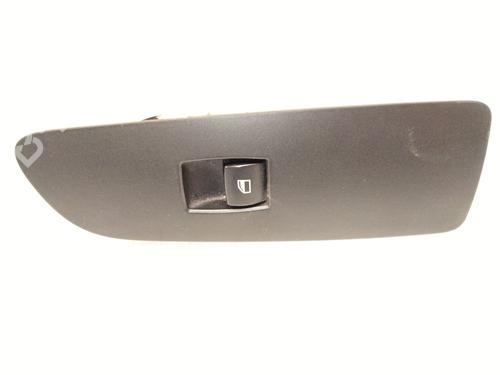 Used Right front window switch BMW 1 (E87) 118 d (143 hp) 22720606