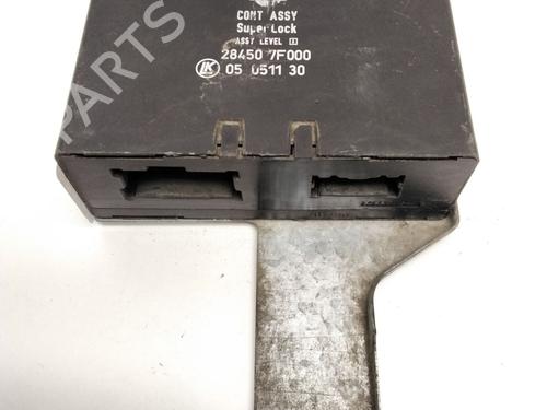 Used Comfort control module NISSAN TERRANO II (R20) 2.7 TDi 4WD (125 hp) 17650403