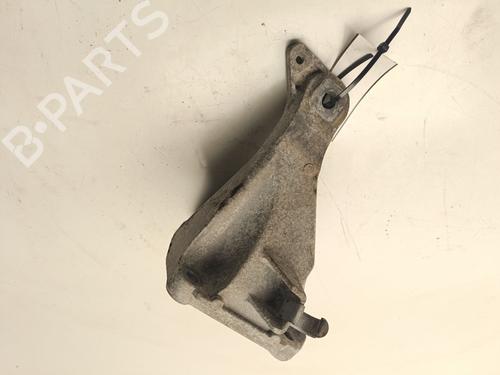 Used Engine mount Engine mount 17059561 17059561