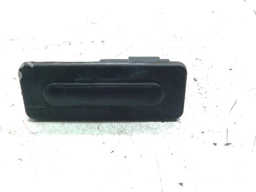 Used Tailgate handle PEUGEOT 308 II (LB_, LP_, LW_, LH_, L3_) 1.6 HDi (92 hp) 31337911