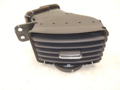 Grille d'aération TOYOTA COROLLA Verso (ZER_, ZZE12_, R1_) 1.8 (ZNR11_, ZNR11R) (129 hp) 32091044