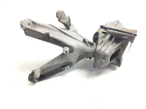 Used Engine mount Engine mount 17059245 17059245