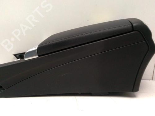 Used Armrest / Center console Armrest / Center console 38717608 38717608