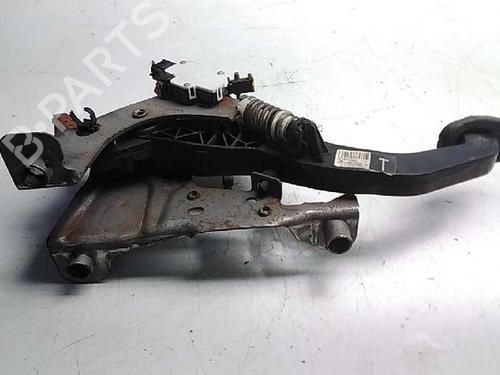 Used Clutch pedal NISSAN QASHQAI II SUV (J11, J11_) [2013-2025]  8775702