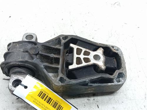Used Engine mount MERCEDES-BENZ A-CLASS (W176) A 200 CDI / d (176.008) (136 hp) 26680536
