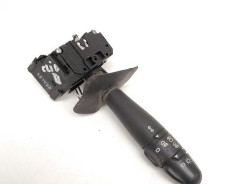Used Headlight switch RENAULT CLIO II (BB_, CB_) 1.2 (BB0A, BB0F, BB10, BB1K, BB28, BB2D, BB2H, CB0A,... (58 hp) 31990642