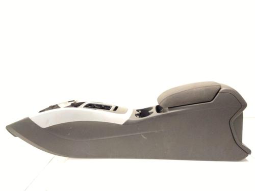 Used Armrest / Center console Armrest / Center console 28162348 28162348