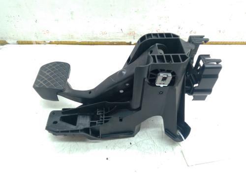 Pédale de frein AUDI Q3 (F3B) 35 TDI (150 hp) 32730695