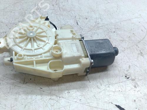 Motor do elevador de vidro trás esquerdo MERCEDES-BENZ C-CLASS T-Model (S204) C 220 CDI (204.202) (170 hp) 31176584