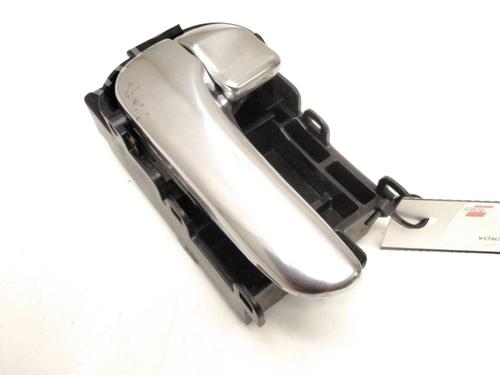 Used Front left interior door handle NISSAN ALMERA II (N16) 1.5 (90 hp) 25225571