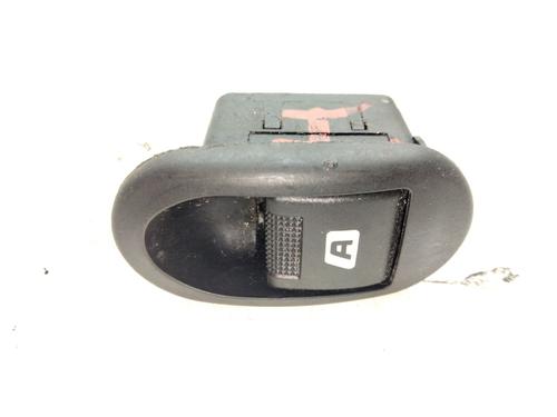 Interrupteur de vitre avant gauche CITROËN C3 I (FC_, FN_) 1.4 i (73 hp) 21147869