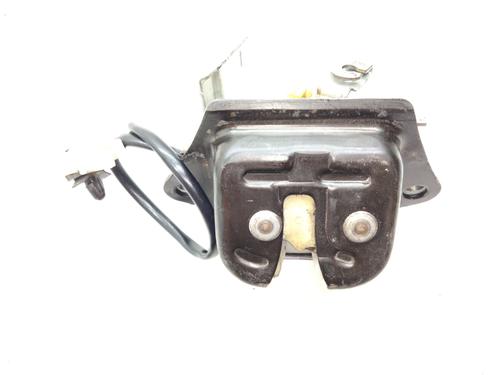 Used Tailgate lock NISSAN ALMERA TINO (V10) 2.2 dCi (115 hp) 20170053