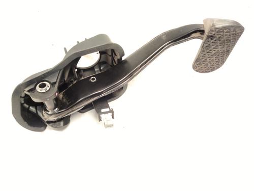 Used Break pedal MERCEDES-BENZ C-CLASS (W205) C 220 BlueTEC / d (205.002, 205.004) (170 hp) 23279131