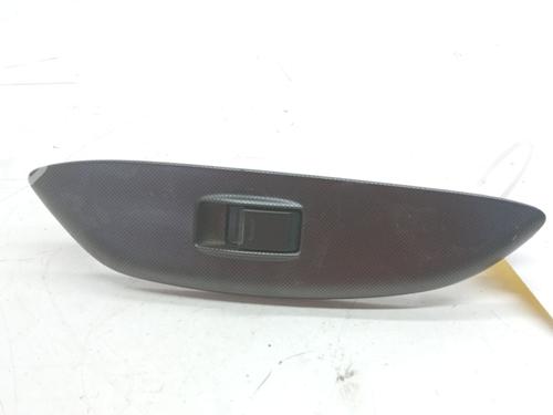 Used Right front window switch TOYOTA YARIS (_P1_) 1.4 D-4D (NLP10_, NLP10R) (75 hp) 28073725