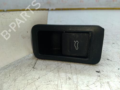 switch-audi-q3-f3b-2018-32732853 main image