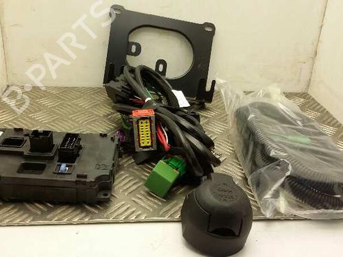 Used Fuse box CITROËN C4 I (LC_) [2004-2014]  2963314