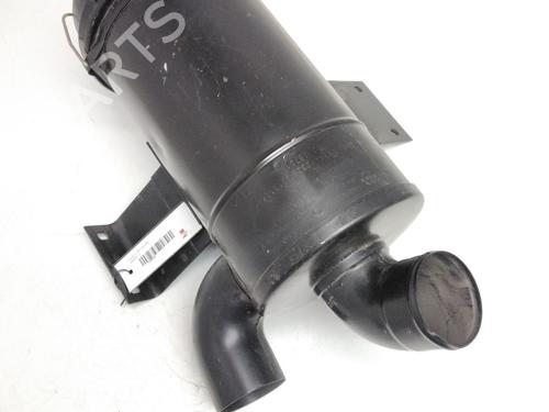 Used Air filter box NISSAN PATROL III/1 Station Wagon (W160) [1979-1989]  16286392