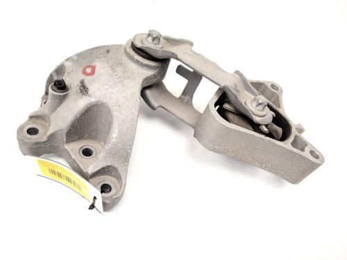 Used Engine mount MERCEDES-BENZ A-CLASS (W176) A 200 CDI / d (176.008) (136 hp) 26680537