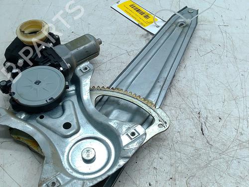 Elevador vidro trás esquerdo TOYOTA AURIS (_E15_) 1.8 Hybrid (ZWE150_, ZWE150R) (136 hp) 31194821