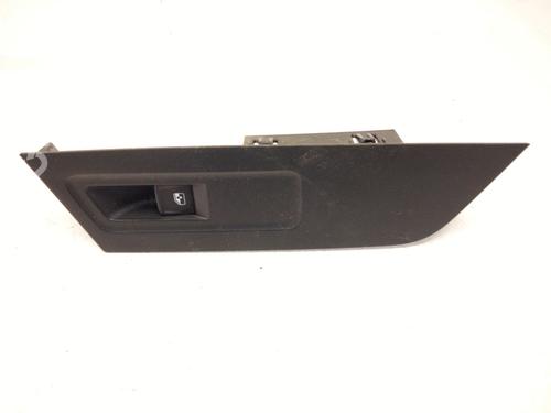 Used Right front window switch SKODA KAROQ (NU7, ND7) 1.5 TSI (150 hp) 30485683
