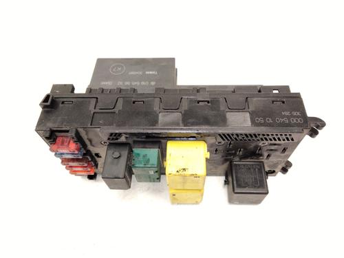 Used Fuse box MERCEDES-BENZ E-CLASS (W210) E 220 CDI (210.006) (136 hp) 30487403