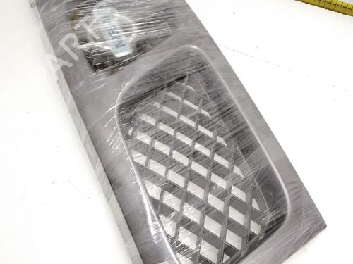 Grille NISSAN TERRANO II (R20) 2.7 TDi 4WD | BP1324431C40 