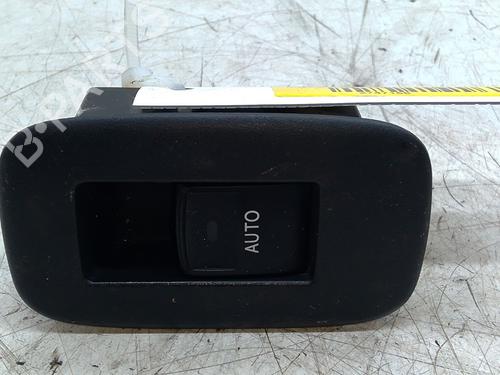 Comutador vidro trás direito TOYOTA AURIS (_E15_) 1.8 Hybrid (ZWE150_, ZWE150R) (136 hp) 31194231