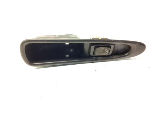 Mando elevalunas delantero izquierdo VOLVO S40 I (644) 1.8 i (125 hp) 16139308