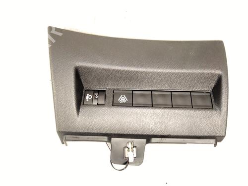Used Switch PEUGEOT 2008 I (CU_) 1.2 THP 130 / PureTech 130 (130 hp) 22932150