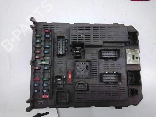 Used Fuse box Fuse box 11638774 11638774