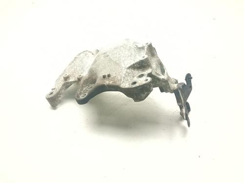 Used Engine mount OPEL VIVARO B Bus (X82) 1.6 CDTI (06) (116 hp) 30616378