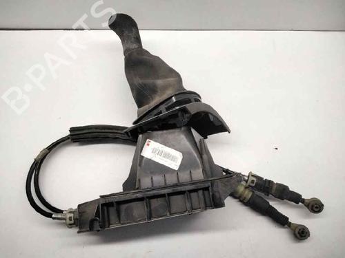 Used Gear lever RENAULT CLIO III (BR0/1, CR0/1) [2005-2014]  9505123