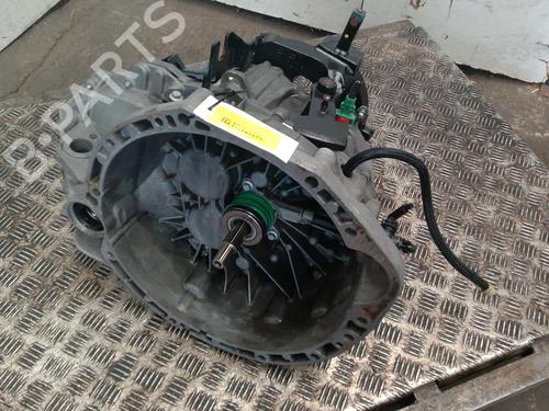 Used Gearbox Gearbox RENAULT MASTER III Van (FV) 2.3 dCi 150 FWD (FV0F, FV03, FV09) (150 hp) 32393783 32393783