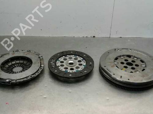 Ander NISSAN JUKE (F15) [2010-2019]  25804489